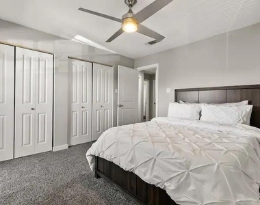 2030 Klondike Street - Photo Thumbnail 9