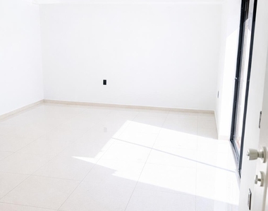 728 Mill Valley Place - Photo Thumbnail 5