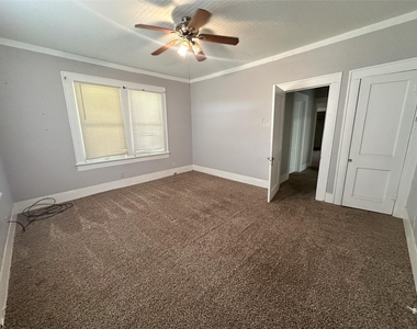 1520 Woodlawn Avenue - Photo Thumbnail 4