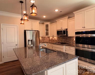 2433 Chinkapin Court - Photo Thumbnail 7