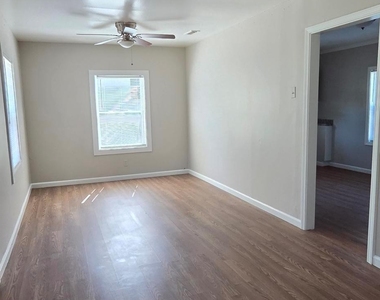 916 Mountain Crest Drive - Photo Thumbnail 6