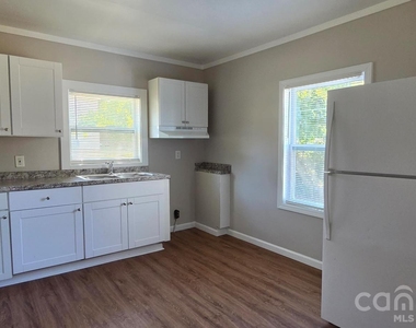 916 Mountain Crest Drive - Photo Thumbnail 2