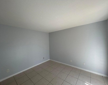 1402 Nebraska Avenue - Photo Thumbnail 9