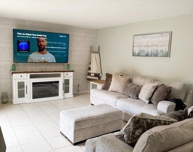 1402 Nebraska Avenue - Photo Thumbnail 2
