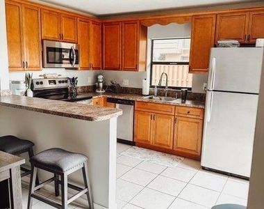 1402 Nebraska Avenue - Photo Thumbnail 3