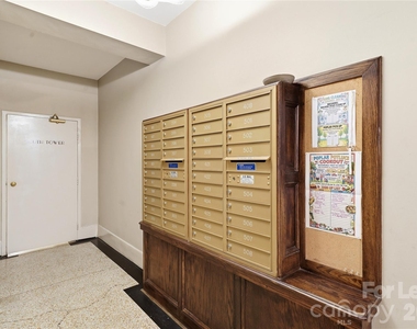 301 W 10th Street - Photo Thumbnail 27
