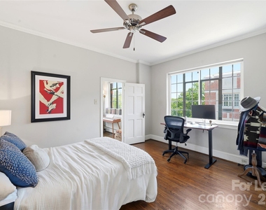 301 W 10th Street - Photo Thumbnail 16