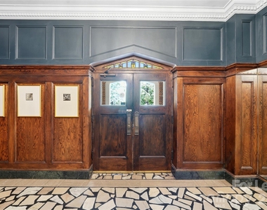 301 W 10th Street - Photo Thumbnail 23