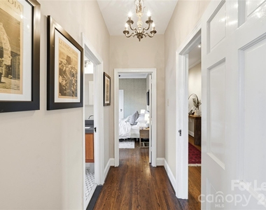 301 W 10th Street - Photo Thumbnail 17