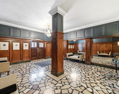 301 W 10th Street - Photo Thumbnail 24