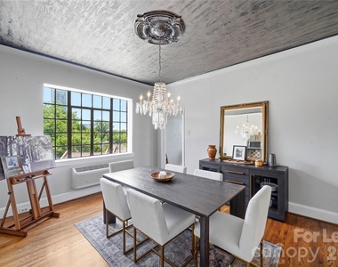 301 W 10th Street - Photo Thumbnail 7