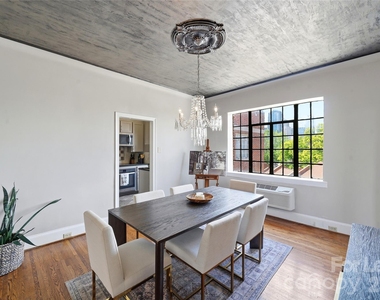 301 W 10th Street - Photo Thumbnail 5