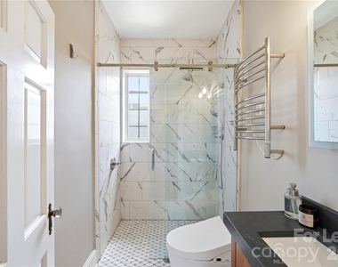 301 W 10th Street - Photo Thumbnail 19