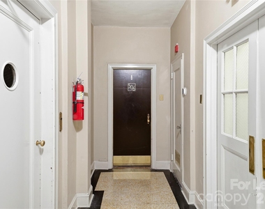 301 W 10th Street - Photo Thumbnail 22