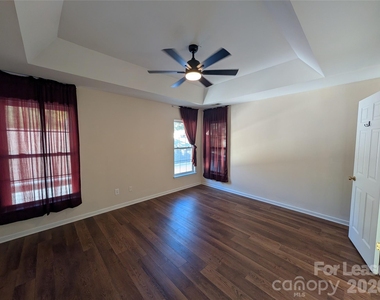 111 Foxtail Drive - Photo Thumbnail 12