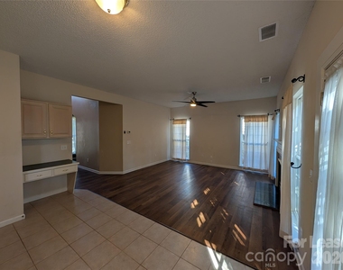 111 Foxtail Drive - Photo Thumbnail 7