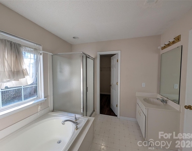 111 Foxtail Drive - Photo Thumbnail 14