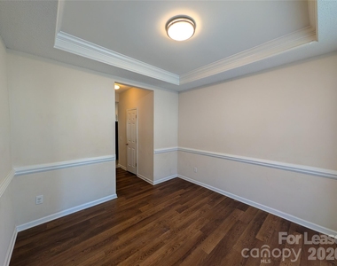 111 Foxtail Drive - Photo Thumbnail 3