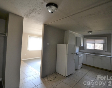 129 Brumley Avenue Ne - Photo Thumbnail 5