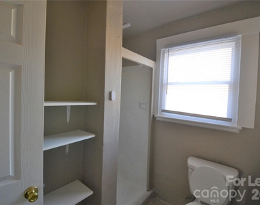 129 Brumley Avenue Ne - Photo Thumbnail 10
