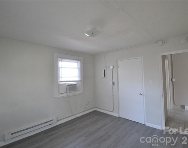 129 Brumley Avenue Ne - Photo Thumbnail 14