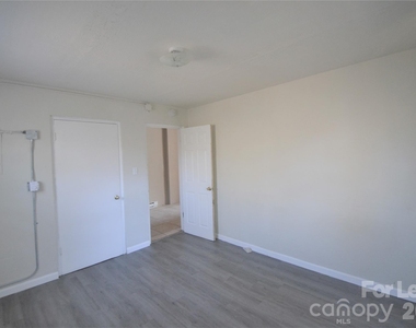 129 Brumley Avenue Ne - Photo Thumbnail 13