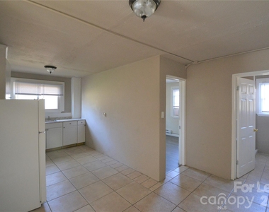 129 Brumley Avenue Ne - Photo Thumbnail 4