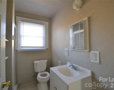 129 Brumley Avenue Ne - Photo Thumbnail 9
