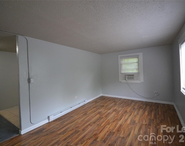 129 Brumley Avenue Ne - Photo Thumbnail 2