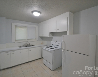 129 Brumley Avenue Ne - Photo Thumbnail 9