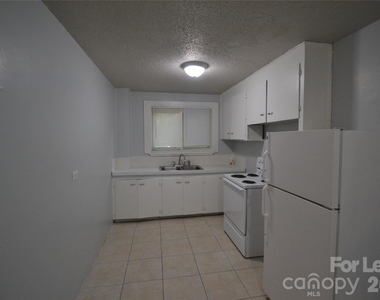 129 Brumley Avenue Ne - Photo Thumbnail 8