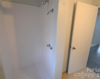 129 Brumley Avenue Ne - Photo Thumbnail 12