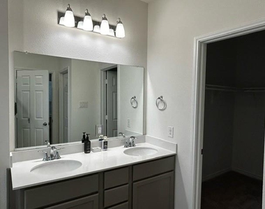 945 Brock Drive - Photo Thumbnail 8