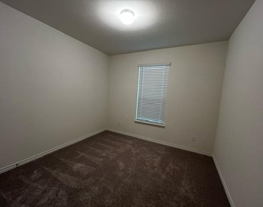 945 Brock Drive - Photo Thumbnail 2