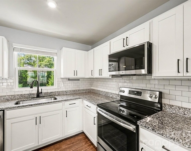 904 Taybyn Road - Photo Thumbnail 12