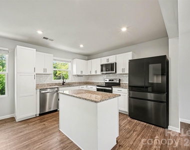 904 Taybyn Road - Photo Thumbnail 10