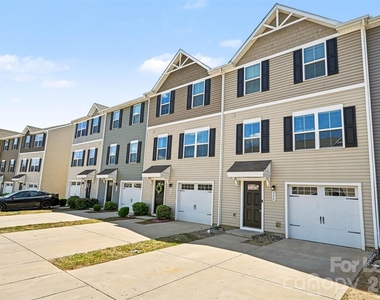 904 Taybyn Road - Photo Thumbnail 2
