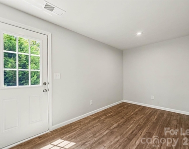 904 Taybyn Road - Photo Thumbnail 24