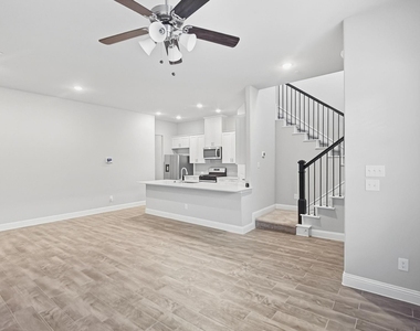 6247 Rilla Street - Photo Thumbnail 7
