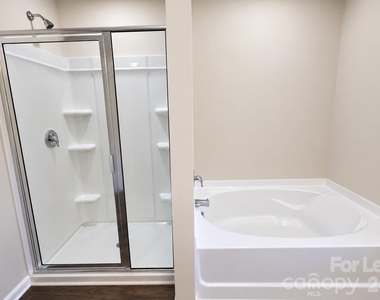 1010 Moorebrook Drive - Photo Thumbnail 31