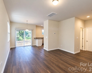 1010 Moorebrook Drive - Photo Thumbnail 10