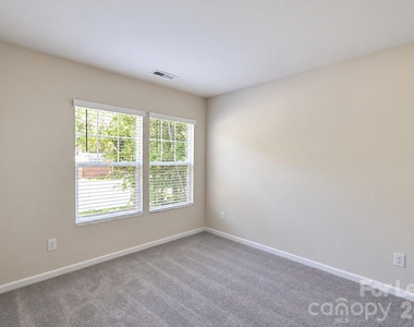 1010 Moorebrook Drive - Photo Thumbnail 12