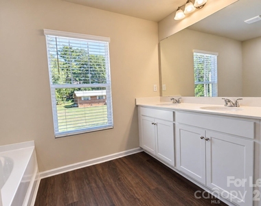 1010 Moorebrook Drive - Photo Thumbnail 29