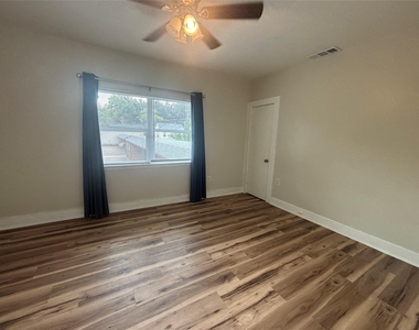 3555 W 5th Street - Photo Thumbnail 4