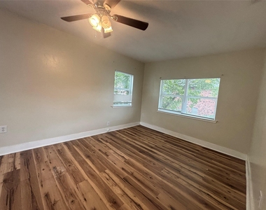 3555 W 5th Street - Photo Thumbnail 3