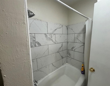 3555 W 5th Street - Photo Thumbnail 5