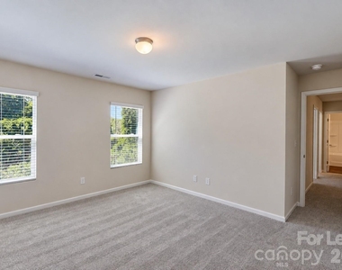1010 Moorebrook Drive - Photo Thumbnail 18
