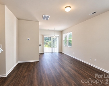 1010 Moorebrook Drive - Photo Thumbnail 8