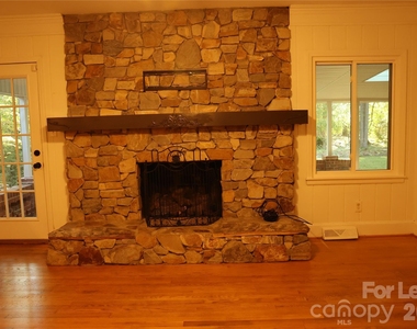 6641 Brookmeade Drive - Photo Thumbnail 14