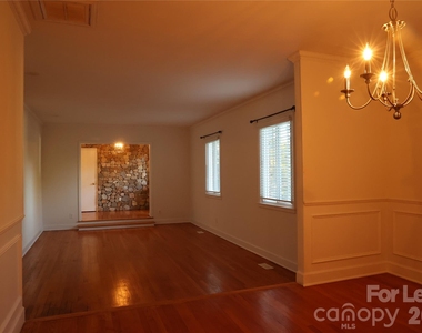 6641 Brookmeade Drive - Photo Thumbnail 5
